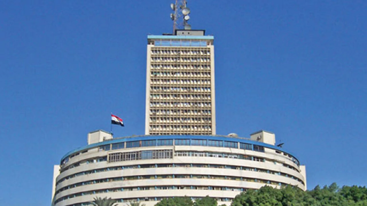 وزير الثقافة يبحث آليات تنفيذ استراتيجية الحفاظ على الهوية الوطنية