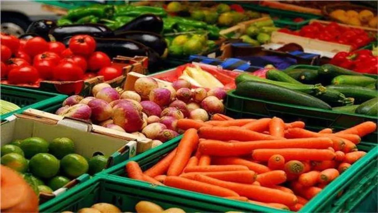 أسعار الخضروات والفاكهة فى سوق العبور اليوم الأحد 15 يونيو 2025